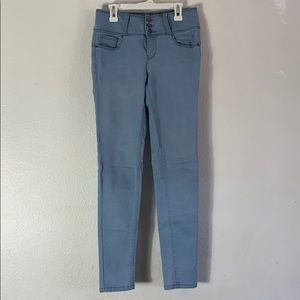 High waisted, triple button, zipped jeans